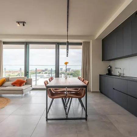 Luxurious New With Stunning Views *